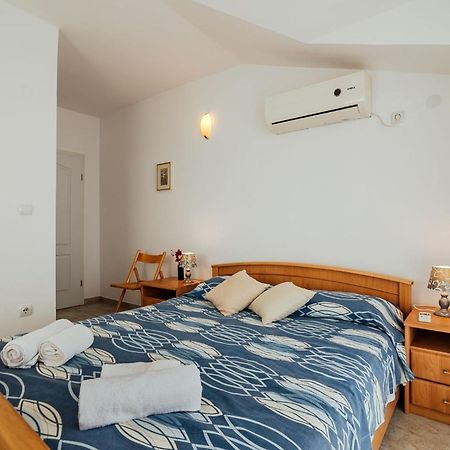 Holiday Home Amanda Hollick Котор Экстерьер фото