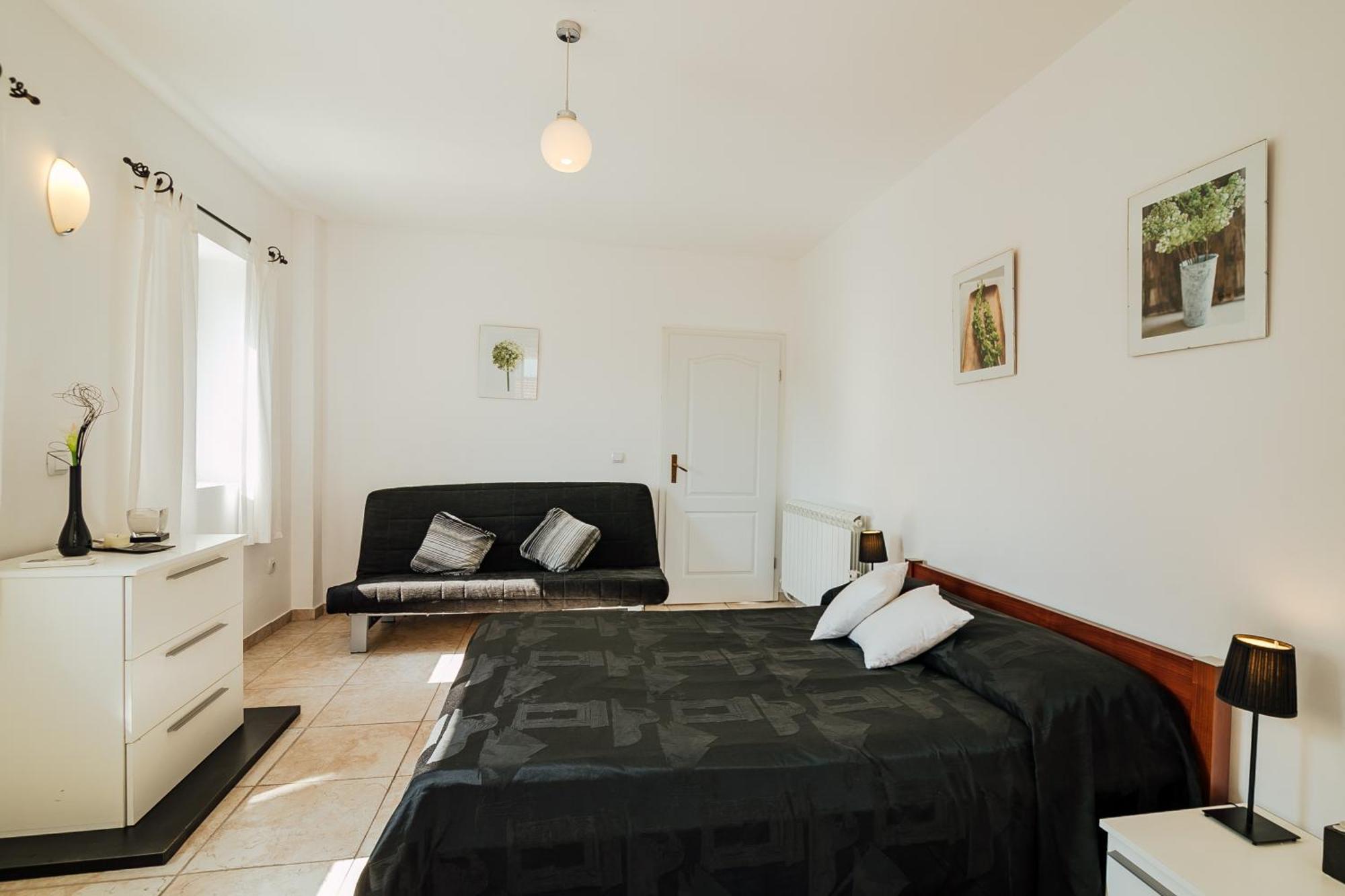 Holiday Home Amanda Hollick Котор Экстерьер фото