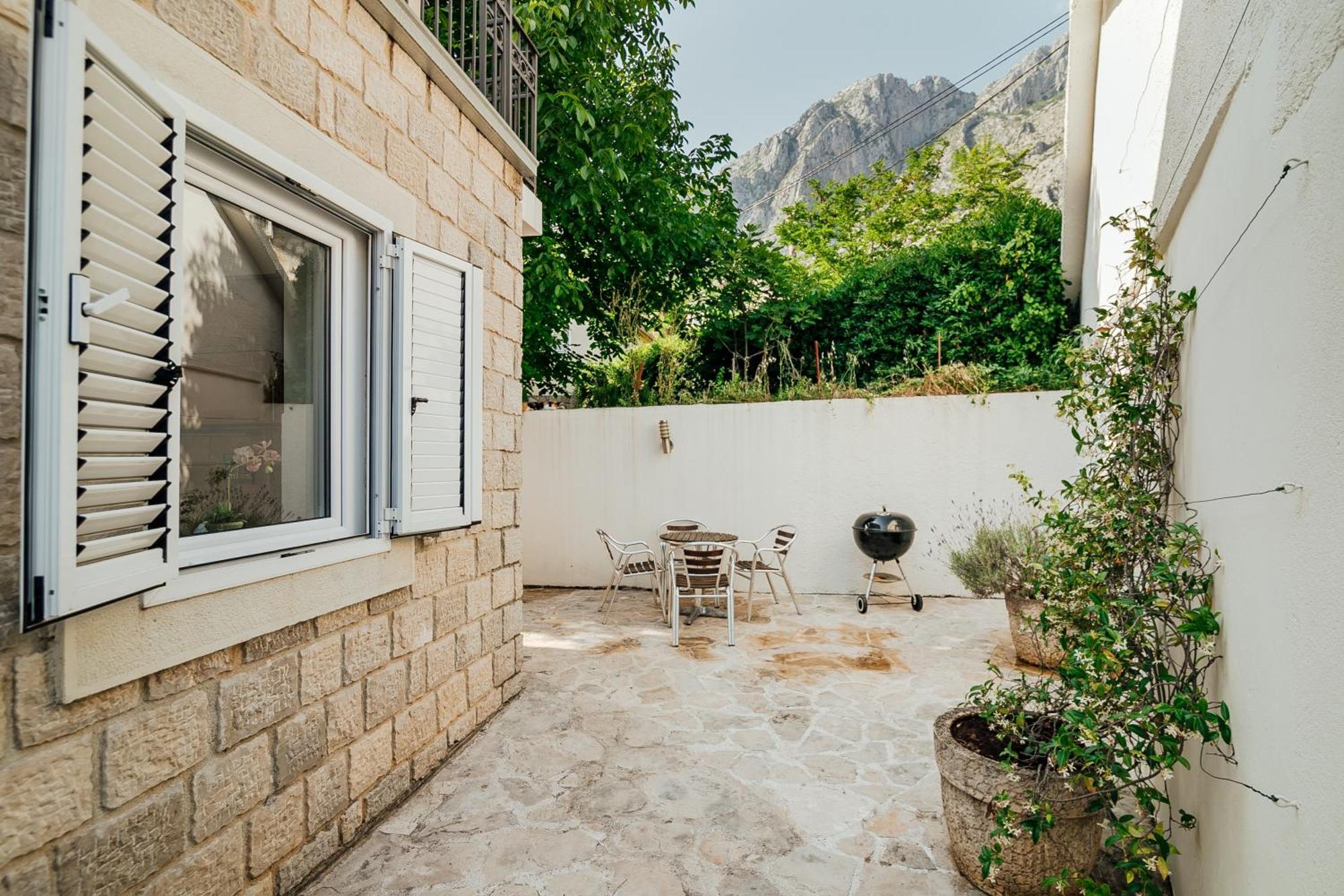 Holiday Home Amanda Hollick Котор Экстерьер фото