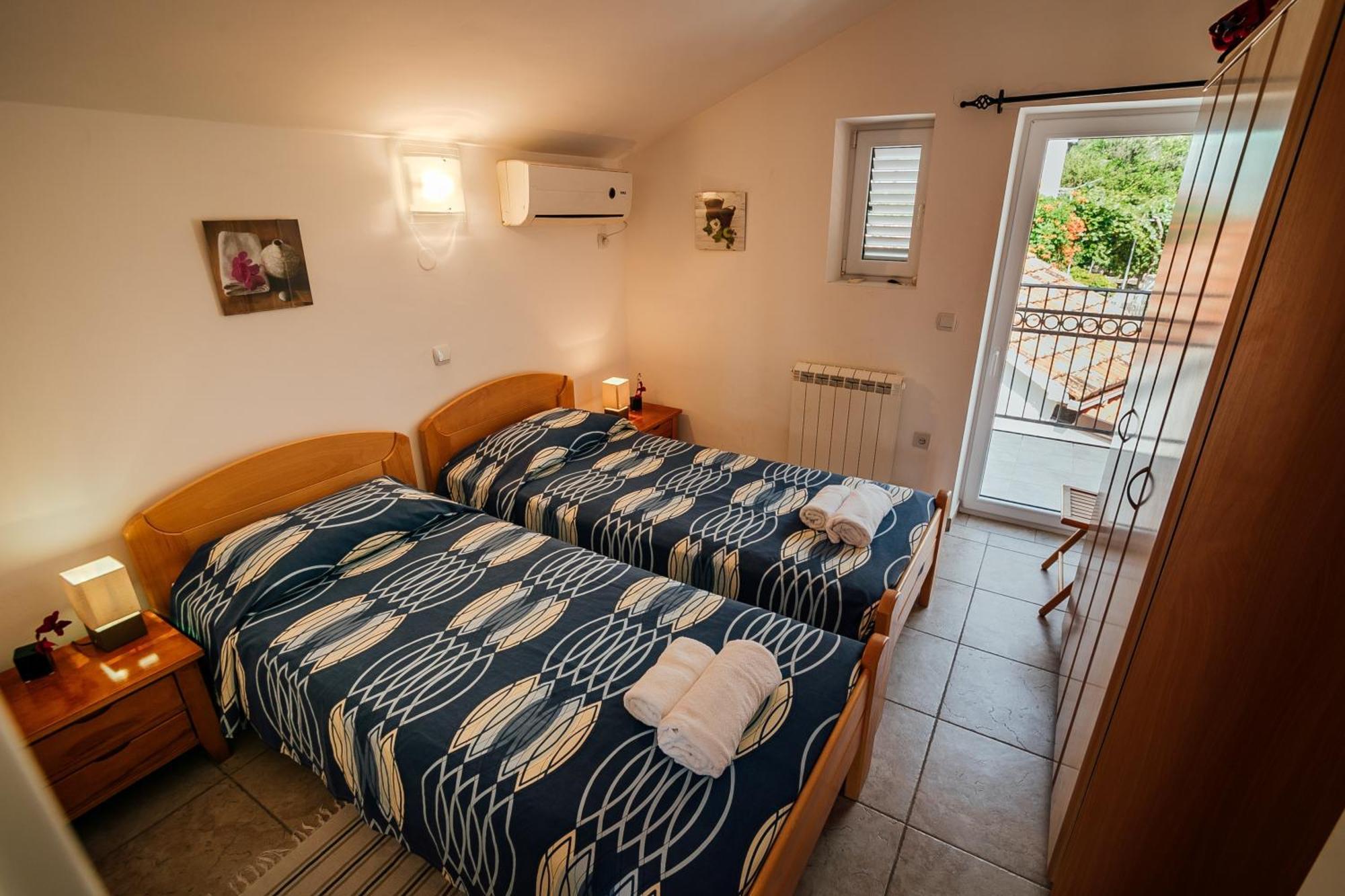Holiday Home Amanda Hollick Котор Экстерьер фото