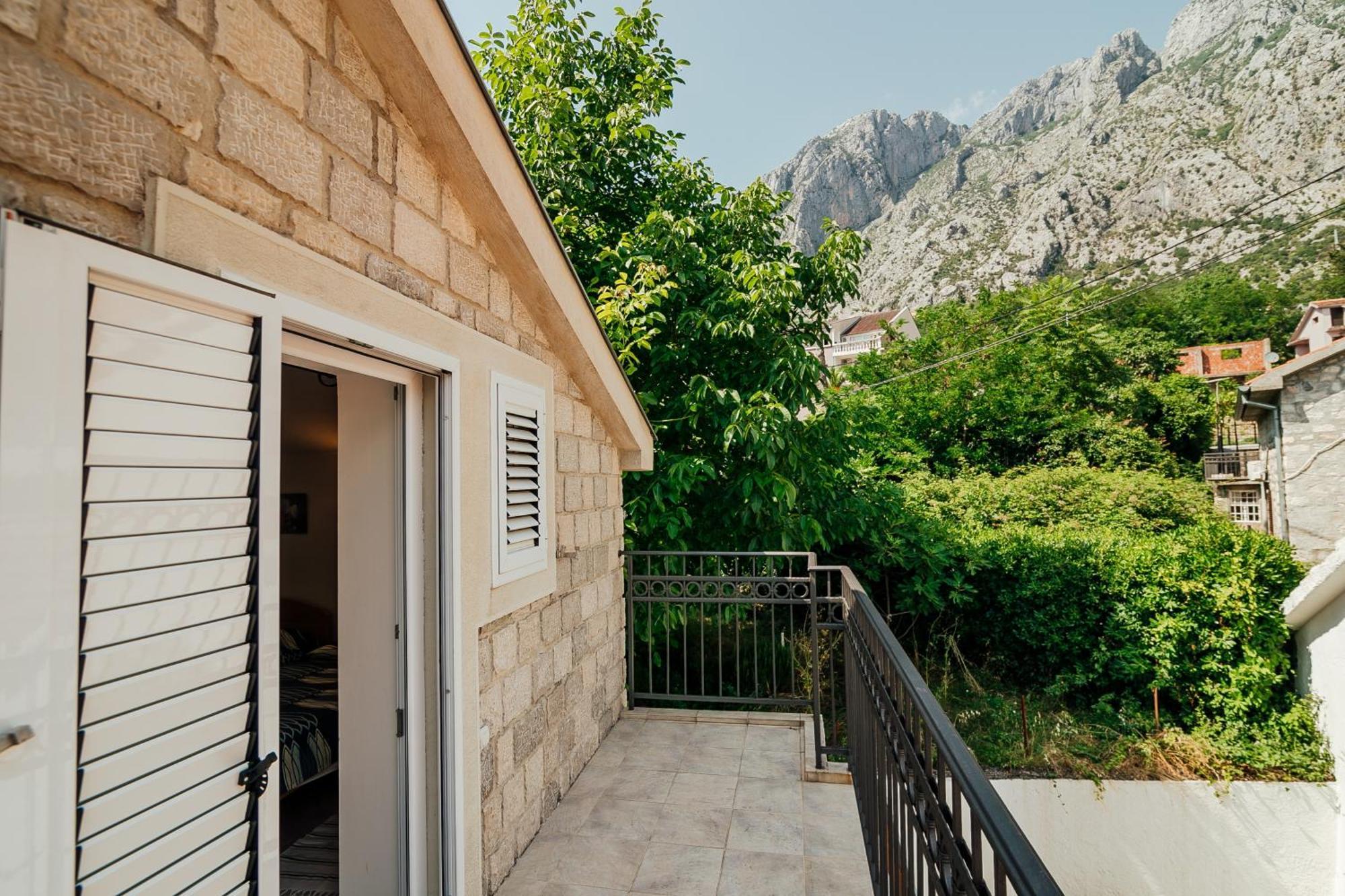 Holiday Home Amanda Hollick Котор Экстерьер фото
