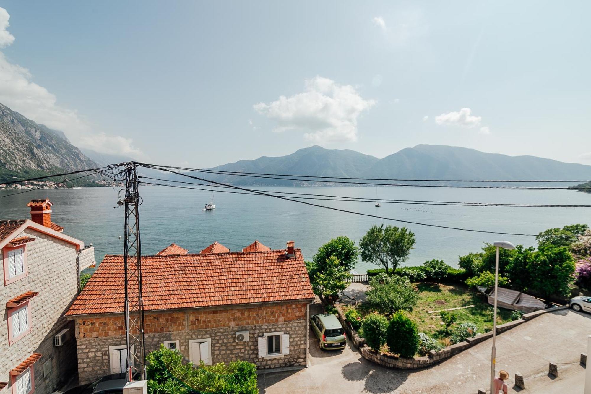 Holiday Home Amanda Hollick Котор Экстерьер фото