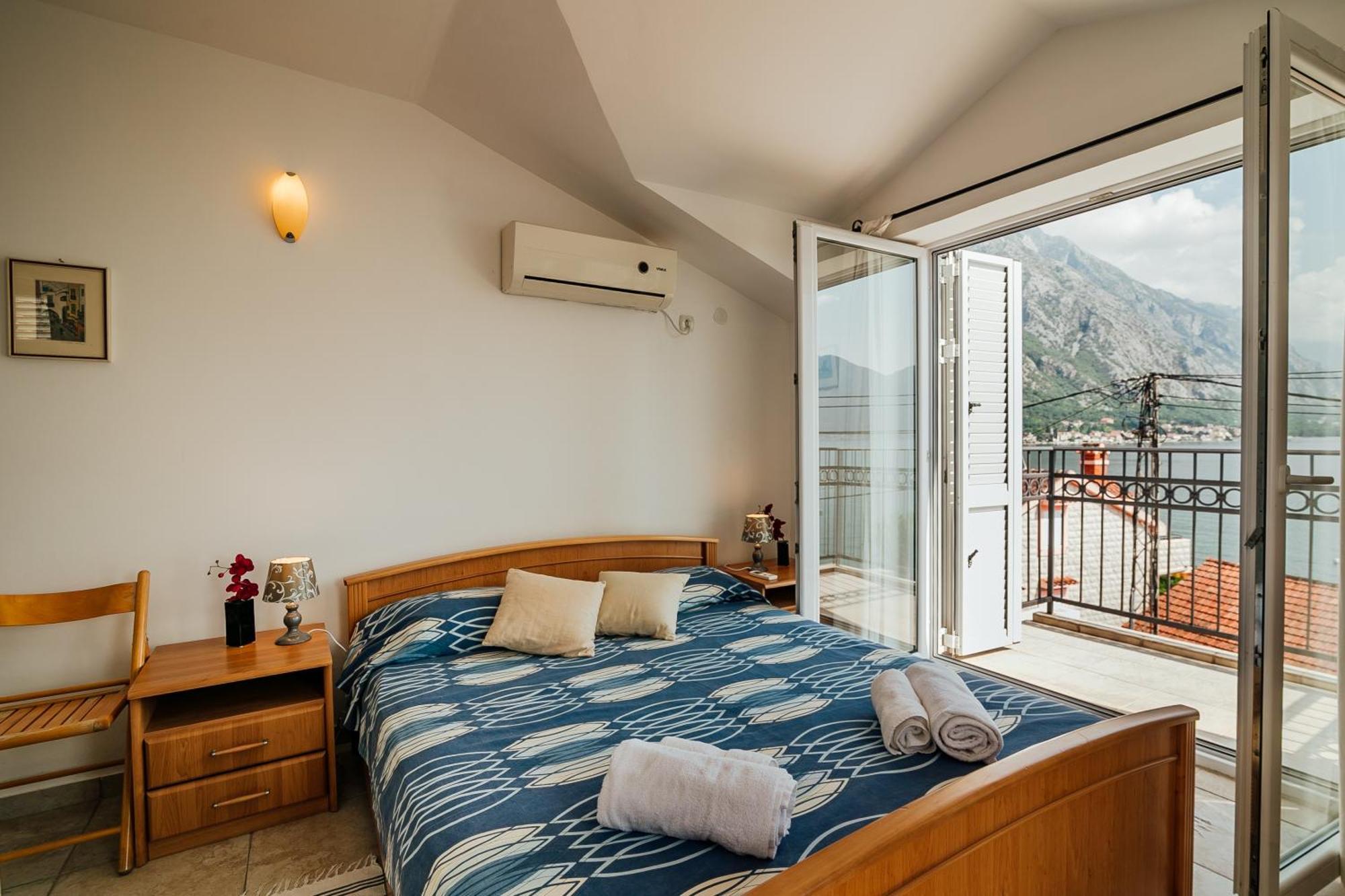 Holiday Home Amanda Hollick Котор Экстерьер фото
