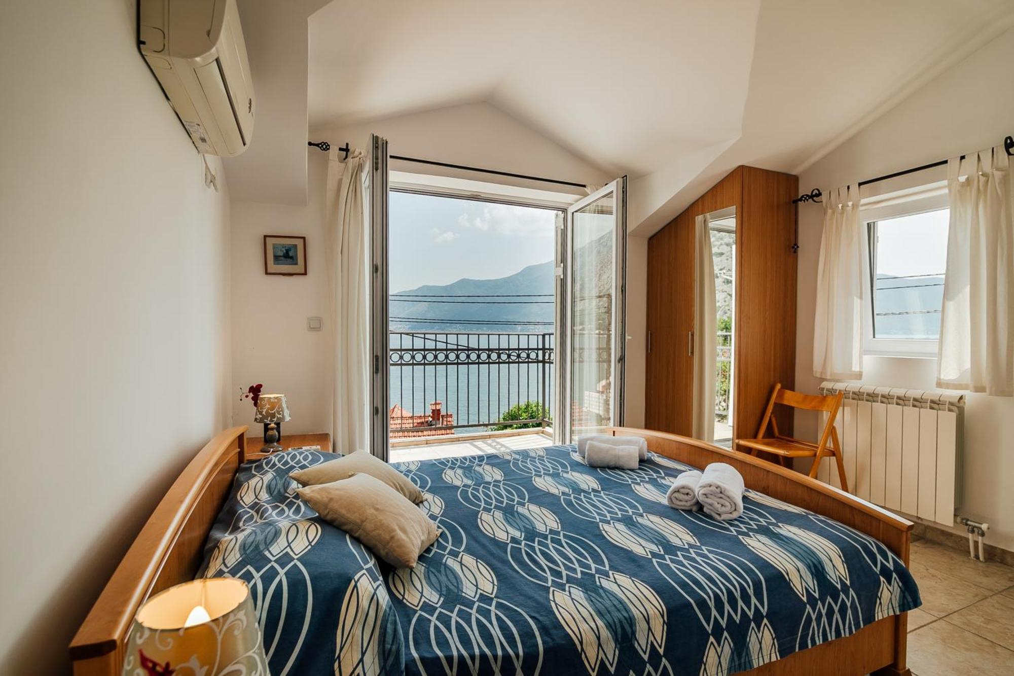 Holiday Home Amanda Hollick Котор Экстерьер фото