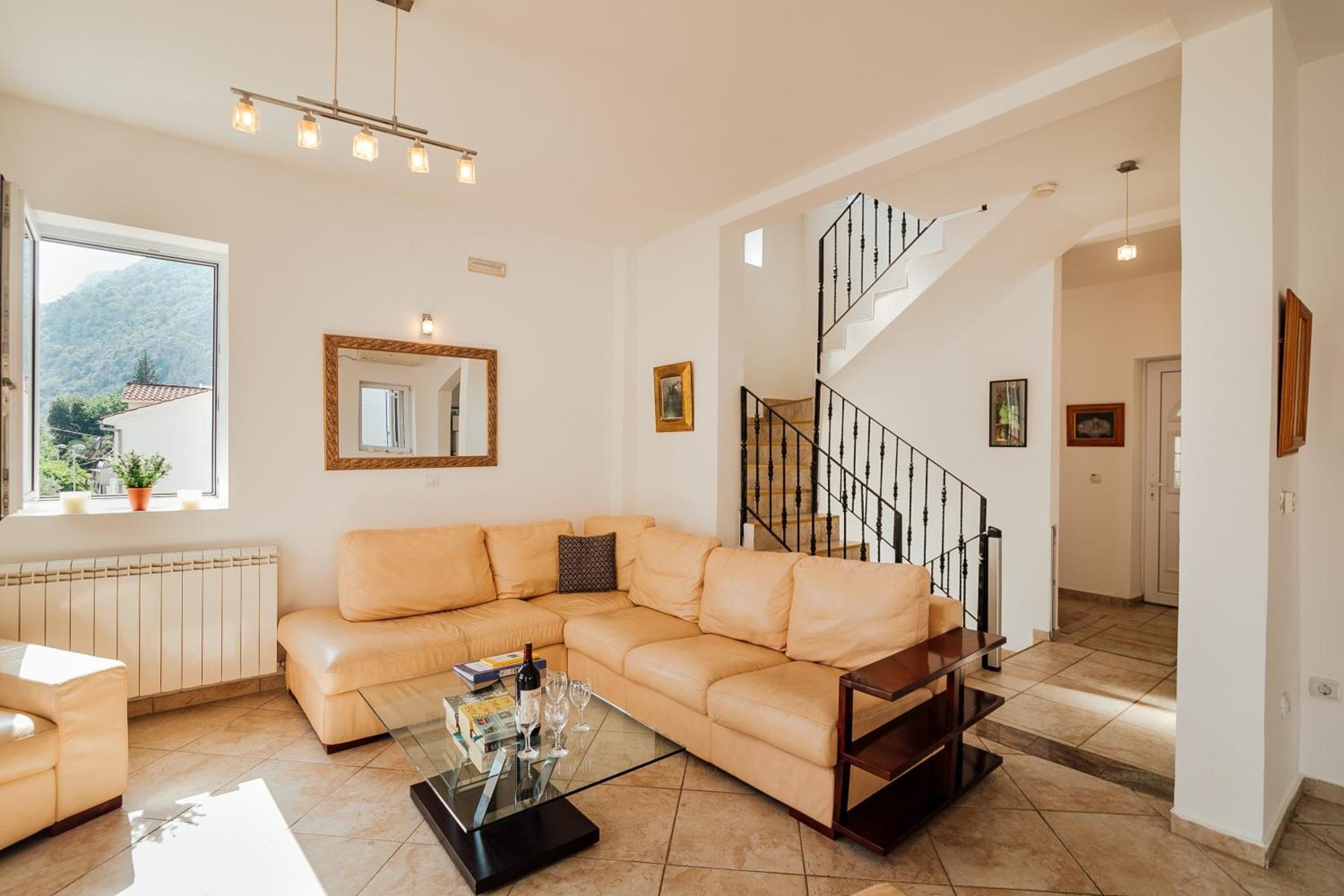 Holiday Home Amanda Hollick Котор Экстерьер фото